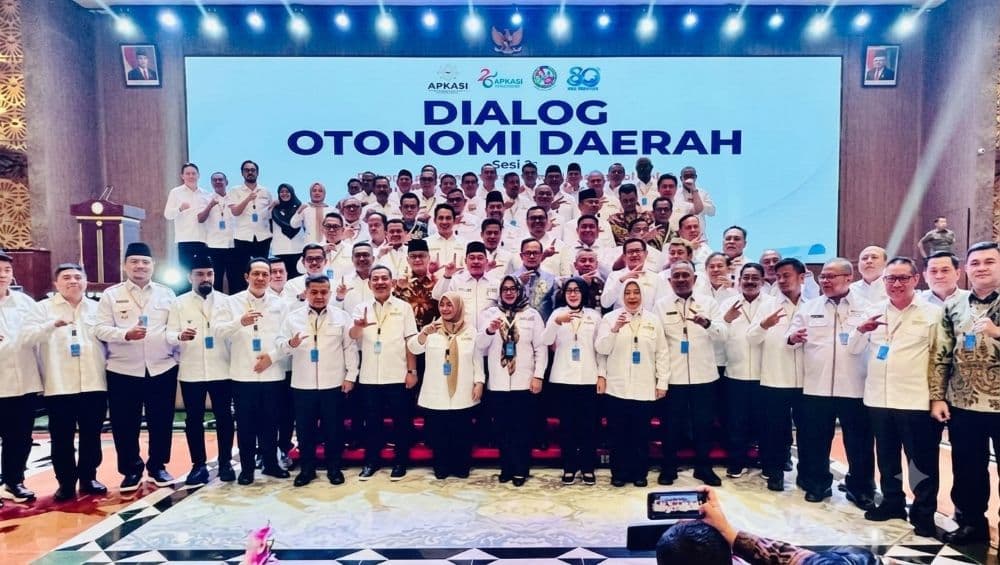 Kepala daerah yang tergabung dalam APKASI mendesak revisi UU Pemerintah Daerah.