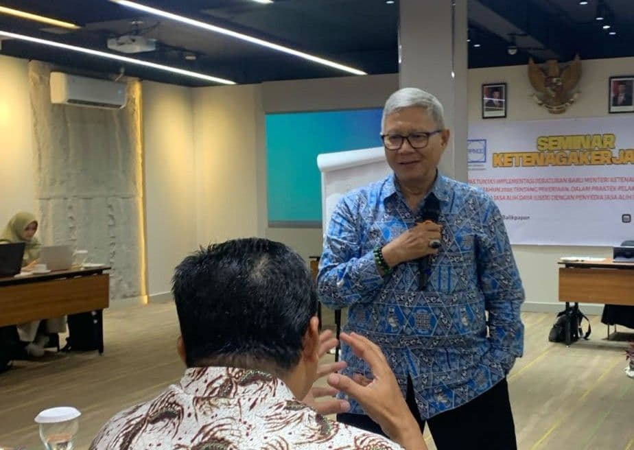 Wakil Ketua DPP APINDO Kaltim, Rivai Sudirman menjadi narasumber dalam diskusi membahas Permenaker 7 Tahun 2026.