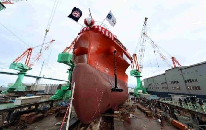 CDI memperluas jangkauan logistik maritim melalui peresmian
Boreas, kapal logistik kimia terbaru berkapasitas 9.000 DWT yang
dioperasikan oleh PT Chandra Shipping International (CSI), anak
usaha di bidang logistik. 