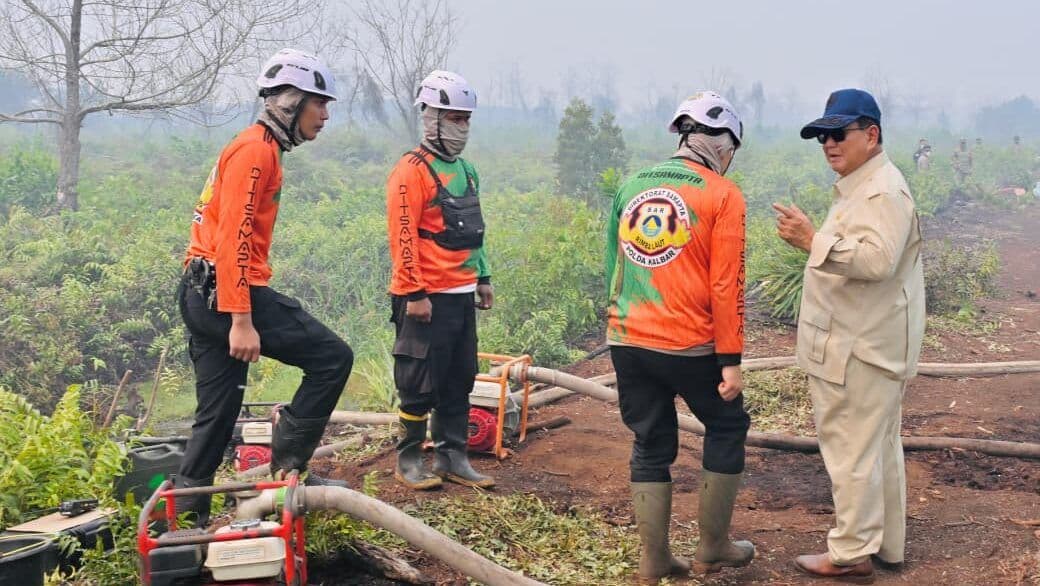 residen Prabowo Subianto meninjau langsung karhutla di Kubu Raya, Kalbar.