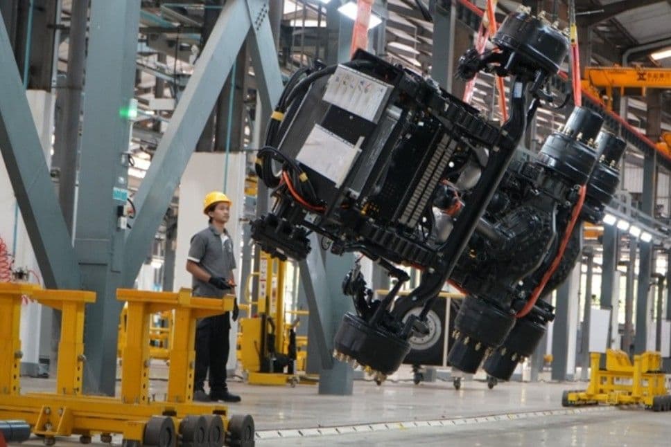 Fasilitas produksi kendaraan listrik PT VKTR Teknologi Mobilitas Tbk di Indonesia.