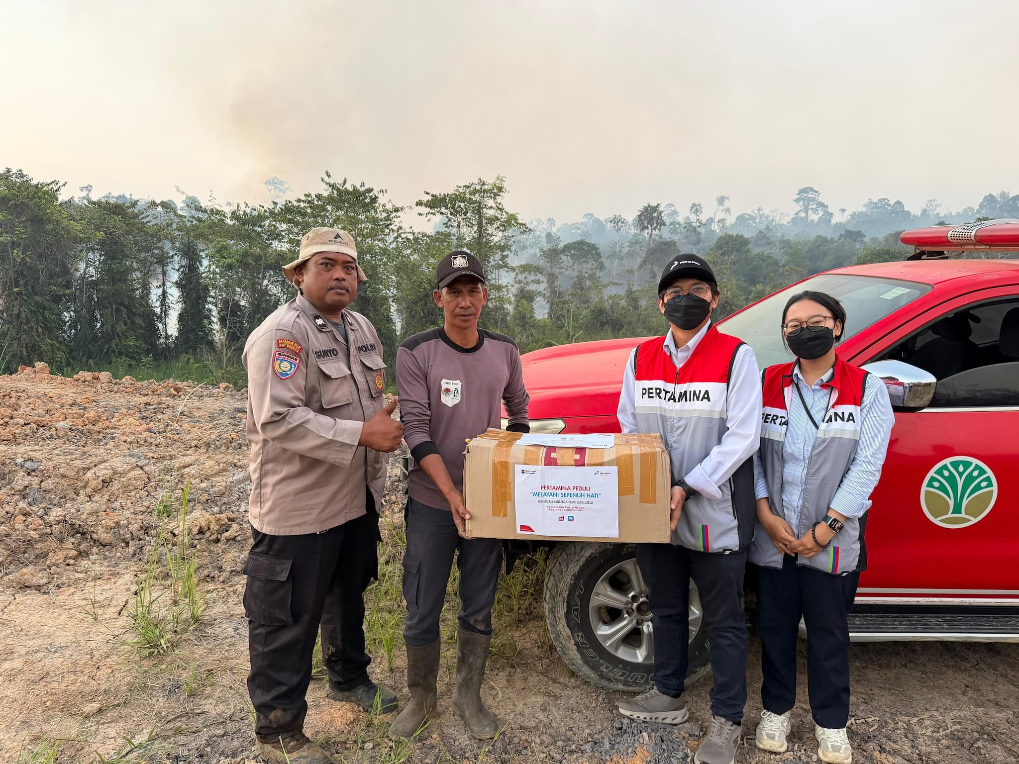 Karhutla Dekati Kawasan Konservasi Samboja, Pertamina Bagikan Masker dan Vitamin