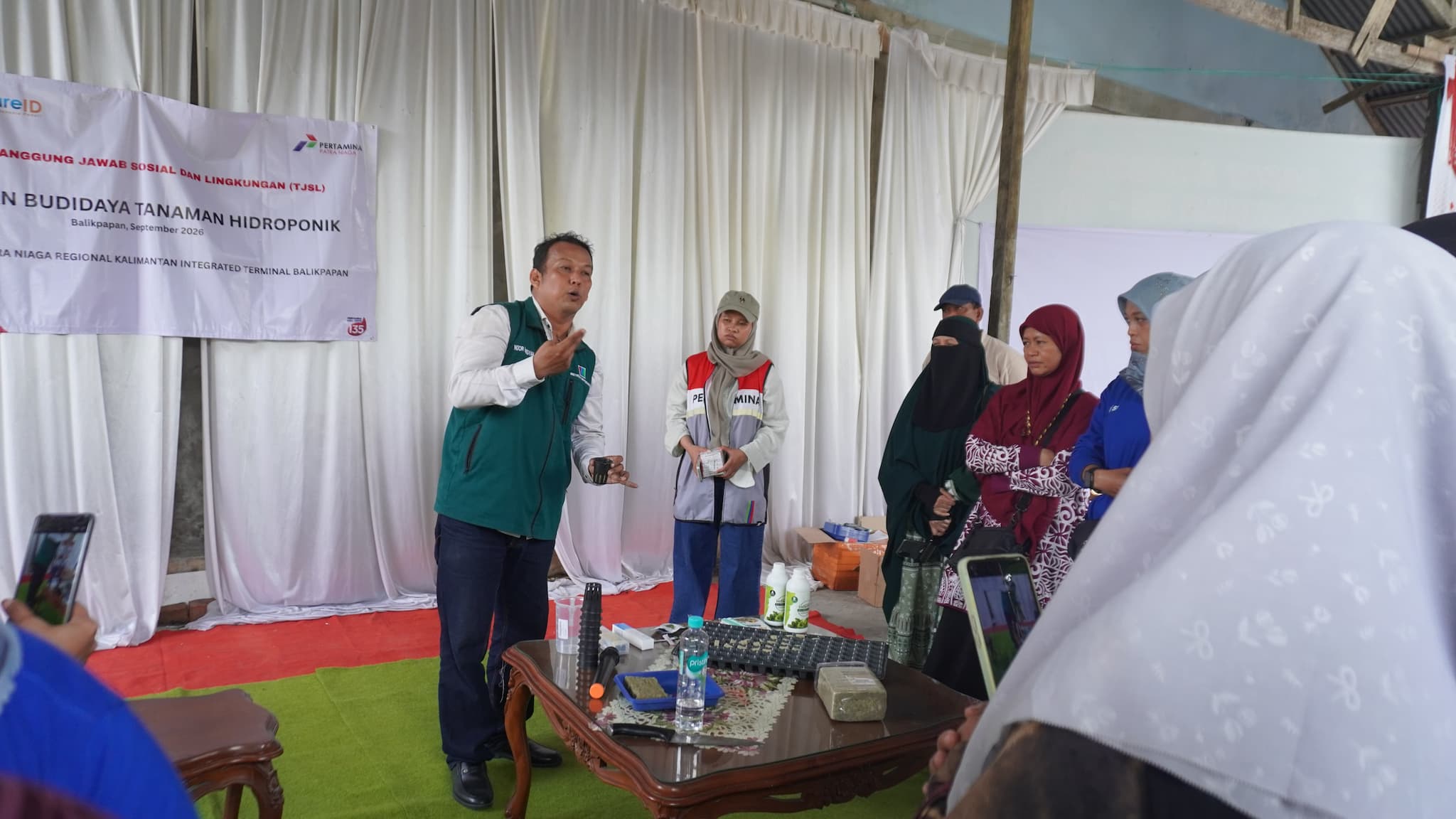 Pertamina Resmikan PELITA, Warga Batu Ampar Belajar Hidroponik Produktif 
