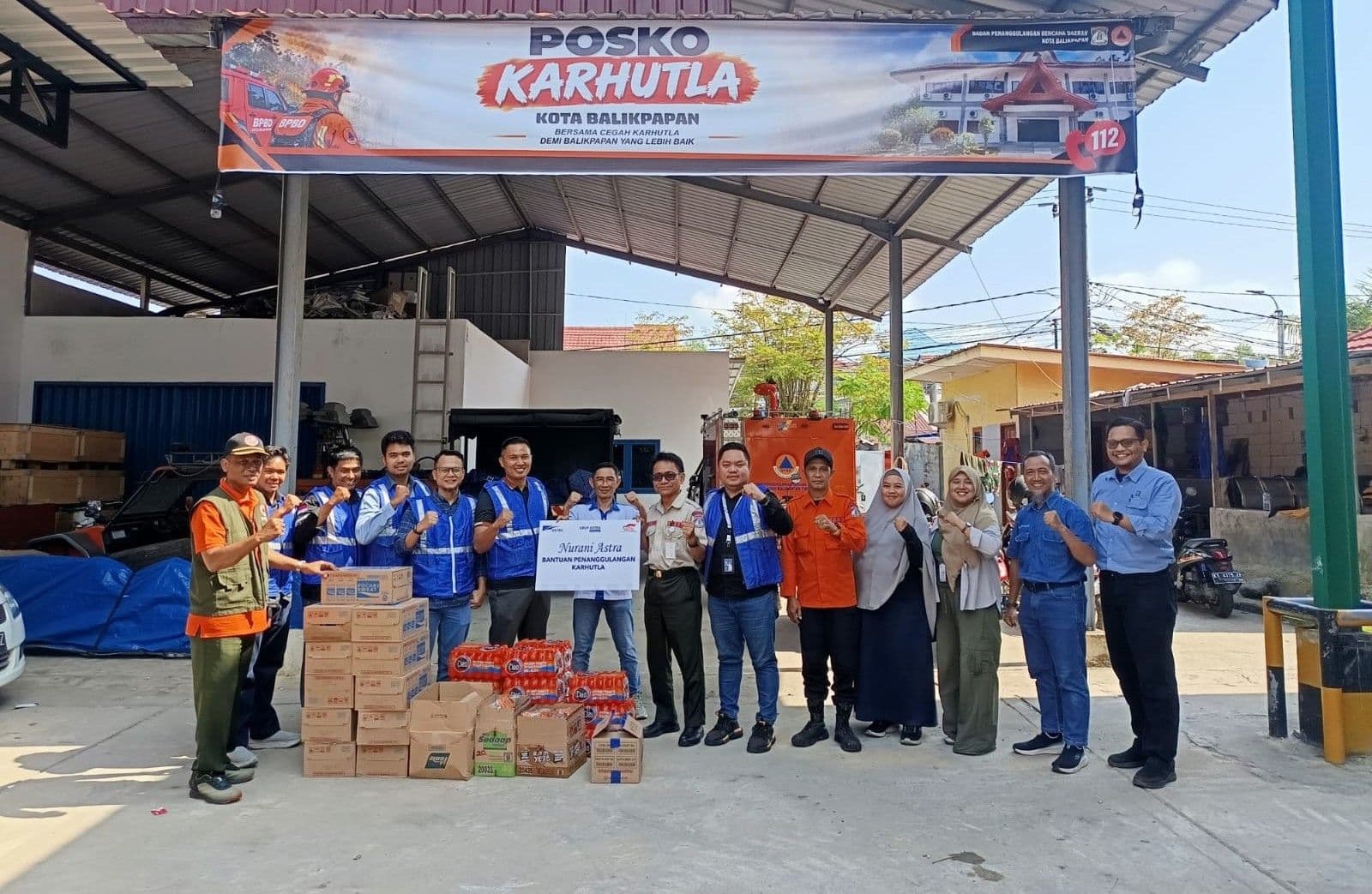 Grup Astra Balikpapan Salurkan Bantuan untuk Petugas Penanggulangan Karhutla