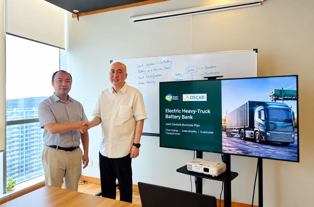 Direktur Utama Green Power Group Chen Xiaoxiao dan Direktur PT Oscar Investama Indonesia Williem Tanjung Oscar.