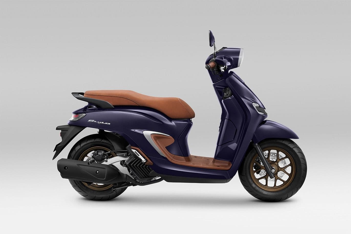 New Honda Stylo 160 hadir dengan warna baru Glam Grey dan Royal Violet