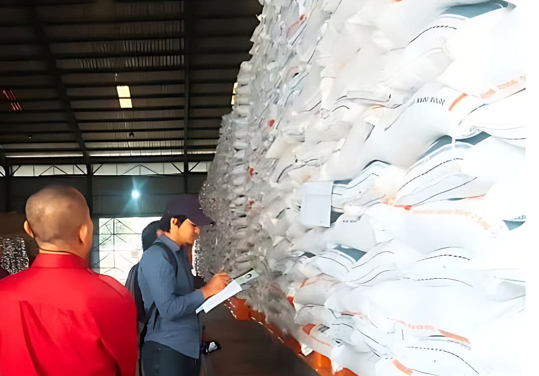 Bulog Kaltim siapkan cadangan beras 15.000 ton hadapi kemarau.