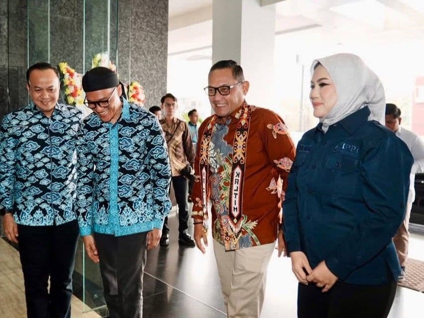 Wagub Kaltim Seno Aji mendorong pengusaha lokal memanfaatkan peluang bisnis IKN, memperluas akses modal, dan menggarap hilirisasi CPO sawit.