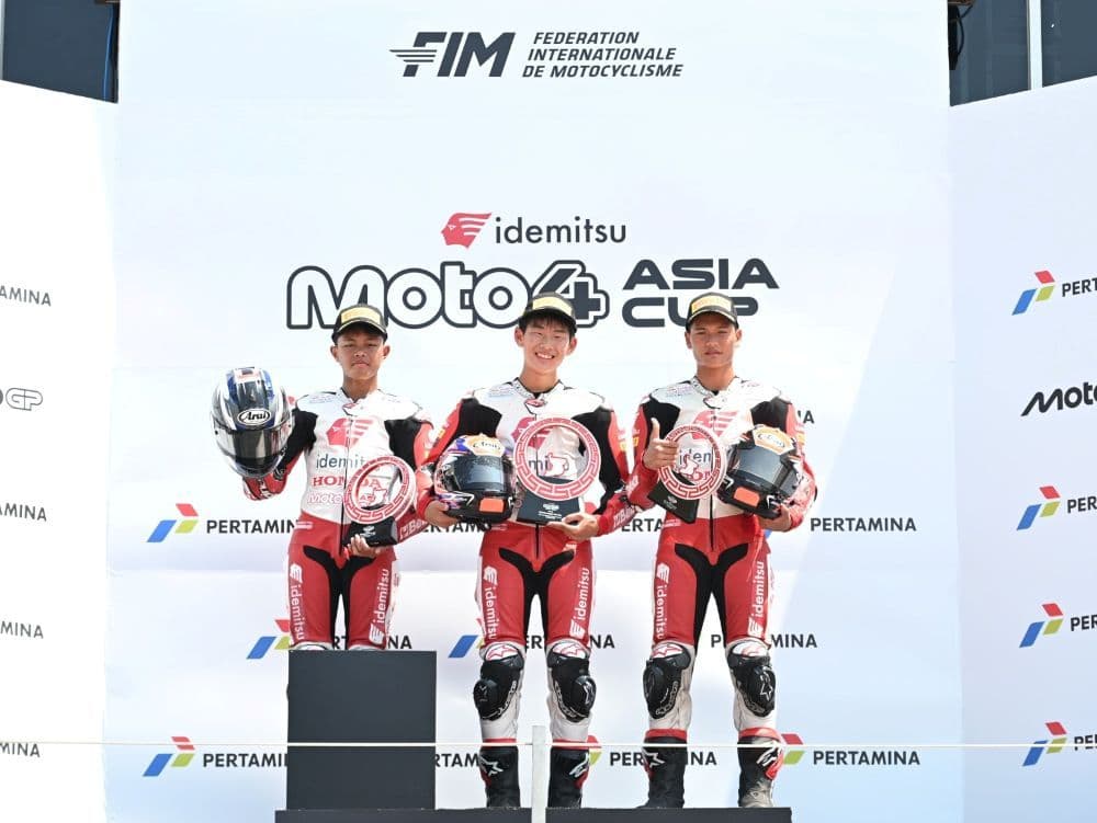 Pebalap muda binaan AHM, Bintang Pranata Sukma dan Resky Yusuf, meraih podium kedua di Idemitsu Moto4 Asia Cup (IM4AC) 2026 Mandalika. 