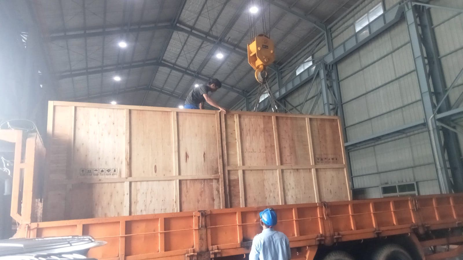 PLN UID Kaltimra mulai mobilisasi mesin pembangkit tambahan 5 MW untuk atasi krisis listrik Melak, Kutai Barat