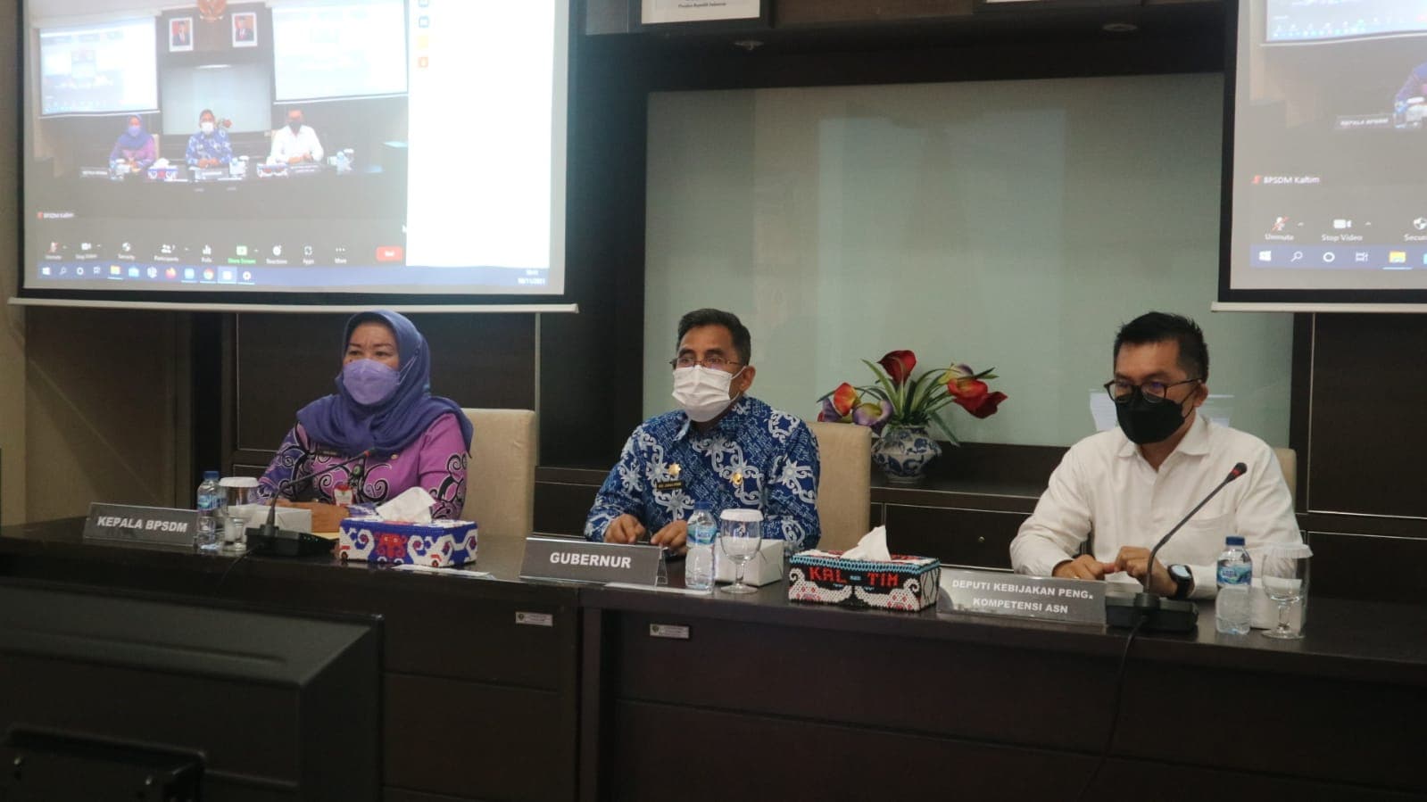 Asisten Pemerintahan dan Kesra Setdaprov Kaltim Jauhar Efendi membuka pelatihan manajerial latsar CPNS, latsar PPPK dan sosial kultural