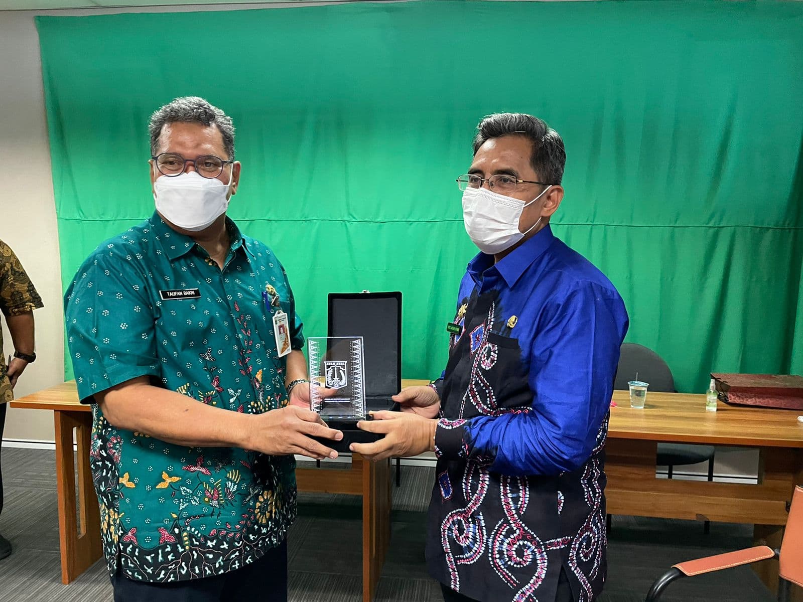 Asisten Pemerintahan dan Kesra Sekda Prov. Kaltim, Moh. Jauhar Efendi, memimpin rombongan kunjungan kerja Kelompok Kerja (Pokja) Penguatan Demokrasi Provinsi Kaltim ke Badan Kesbangpol Prov. DKI Jakarta, pada Kamis lalu (25/11/2021)