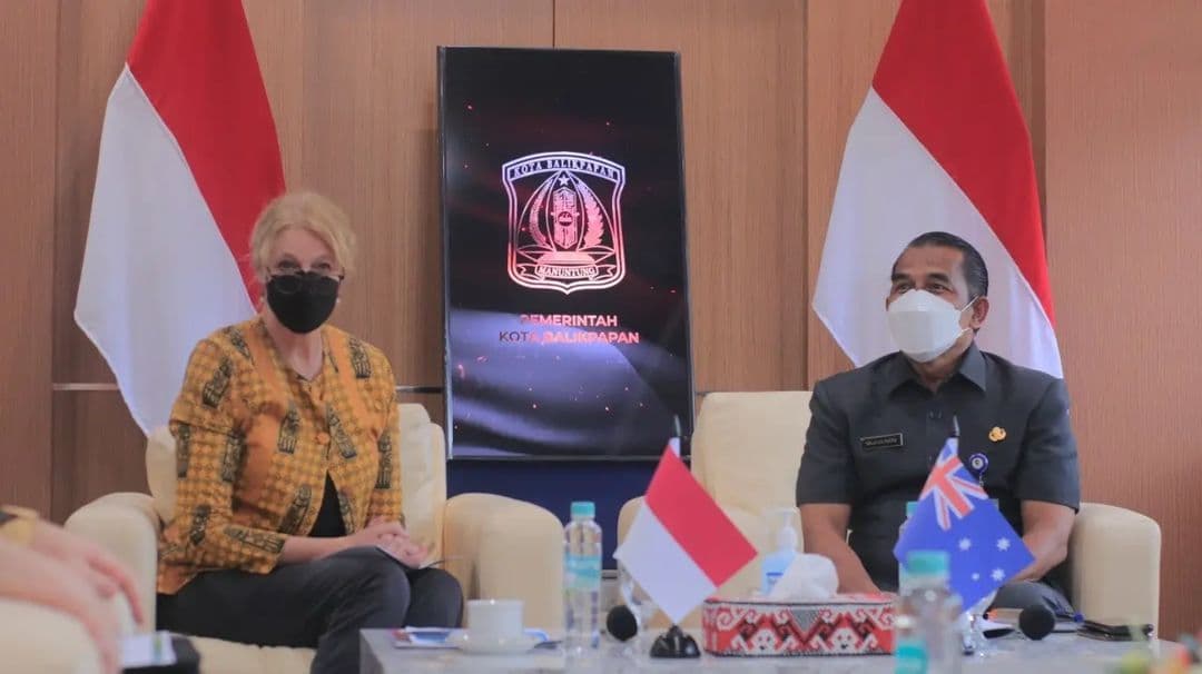 Konjen Australia Bronwyn Robbins bertemu dengan Pj Sekda Balikpapan, Muhaimin. Australia berminat meningkatkan hubungan bisnis dengan Kaltim.