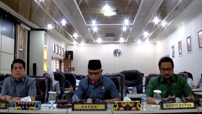 Wakil Ketua DPRD Balikpapan, Subari Pimpin Rapat Paripurna pada Senin, 28 November 2022