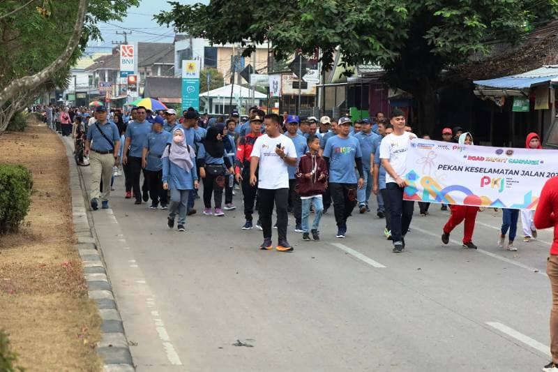 Bupati Kukar Lepas Peserta Jalan Santai di Pekan Keselamatan 2023, pada Minggu, 8 Oktober 2023