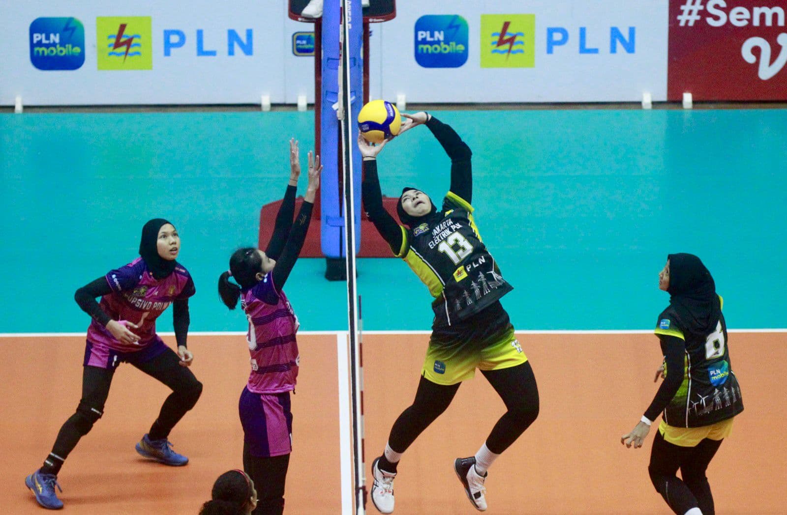 PLN Mobile Proliga 2024 ini akan berlangsung seru, ketat dan menarik karena melibatkan klub-klub terbaik di tanah air.