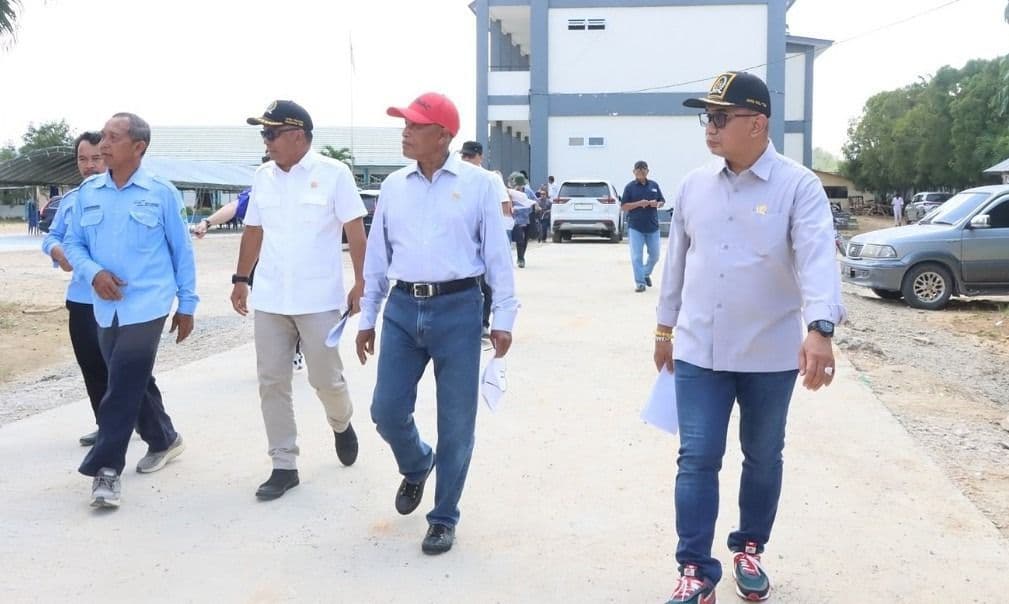 Pansus DPRD Kalimantan Timur yang membahas Laporan Keterangan Pertanggungjawaban (LKPj) Gubernur Tahun Anggaran 2024, meninjau proyek pembangunan sekolah di Kabupaten Penajam Paser Utara (PPU), Selasa (6/5/2025).