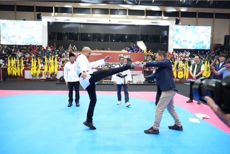 Pembukaan Kejuaraan internasional Taekwondo bertajuk 2nd East Borneo International Championship Cadet dan Junior Taekwondo Indonesia 2025 resmi dibuka di GOR Segiri Samarinda, Kamis (17/7/2025). (Adpimprov/ Fathur Alqadrie)