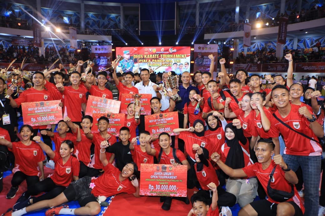 Mulawarman Karate Team Juara Umum Open Karate Tournament Piala Panglima TNI 2025