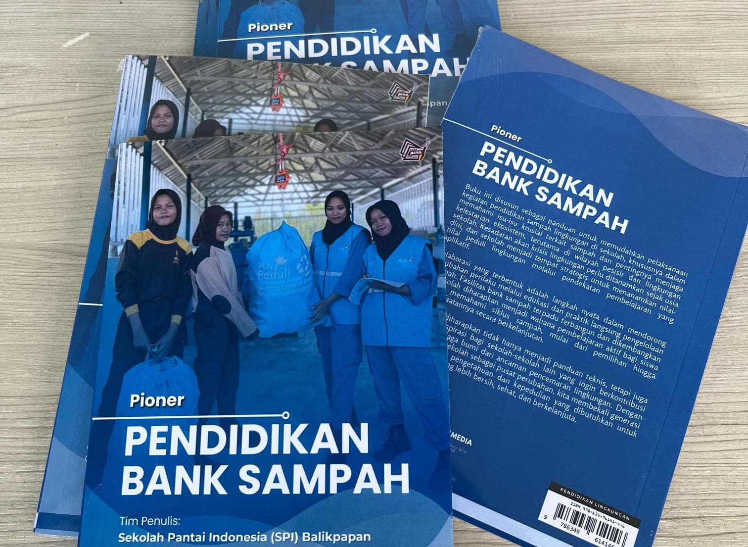 PLN Kaltimra Luncurkan Buku dan Aplikasi Bank Sampah Digital di Balikpapan