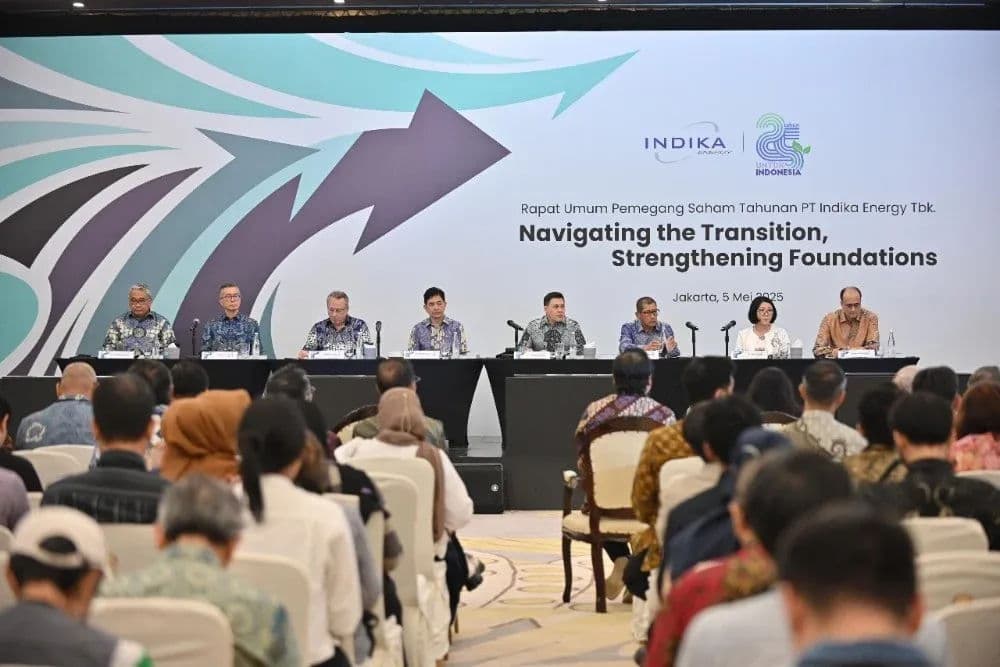 Jajaran Direksi dan Komisaris PT Indika Energy Tbk (INDY) dalam Rapat Umum Pemegang Saham pada Senin, 5 Mei 2025. (Dok Indika Energy)