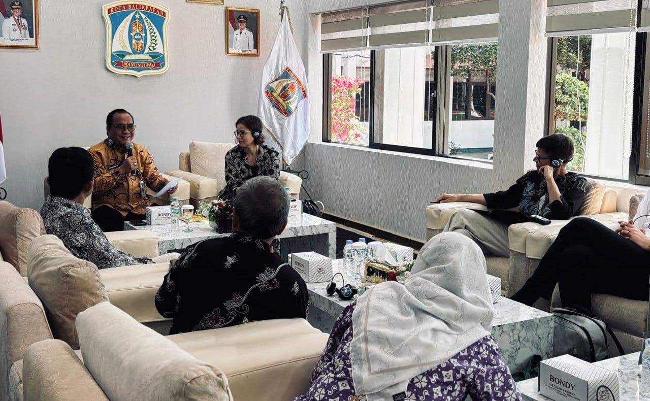 Wakil Wali Kota Balikpapan Bagus Susetyo saat menerima kunjungan delegasi SECO yang membahas peluang dukungan Swiss bagi tata kelola keuangan daerah pada Kamis 5 Februari 2026