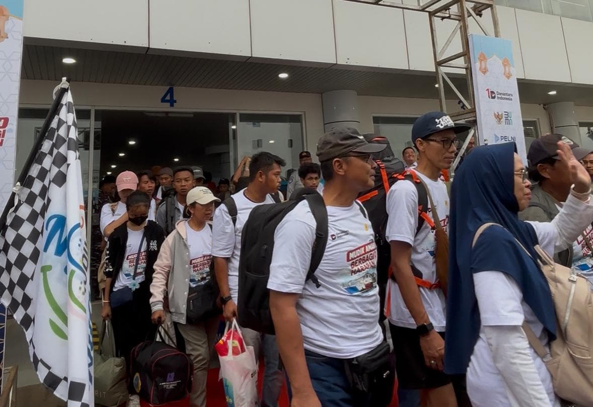 Mudik Gratis PLN Berangkatkan 550 Pemudik dari Pelabuhan Semayang
