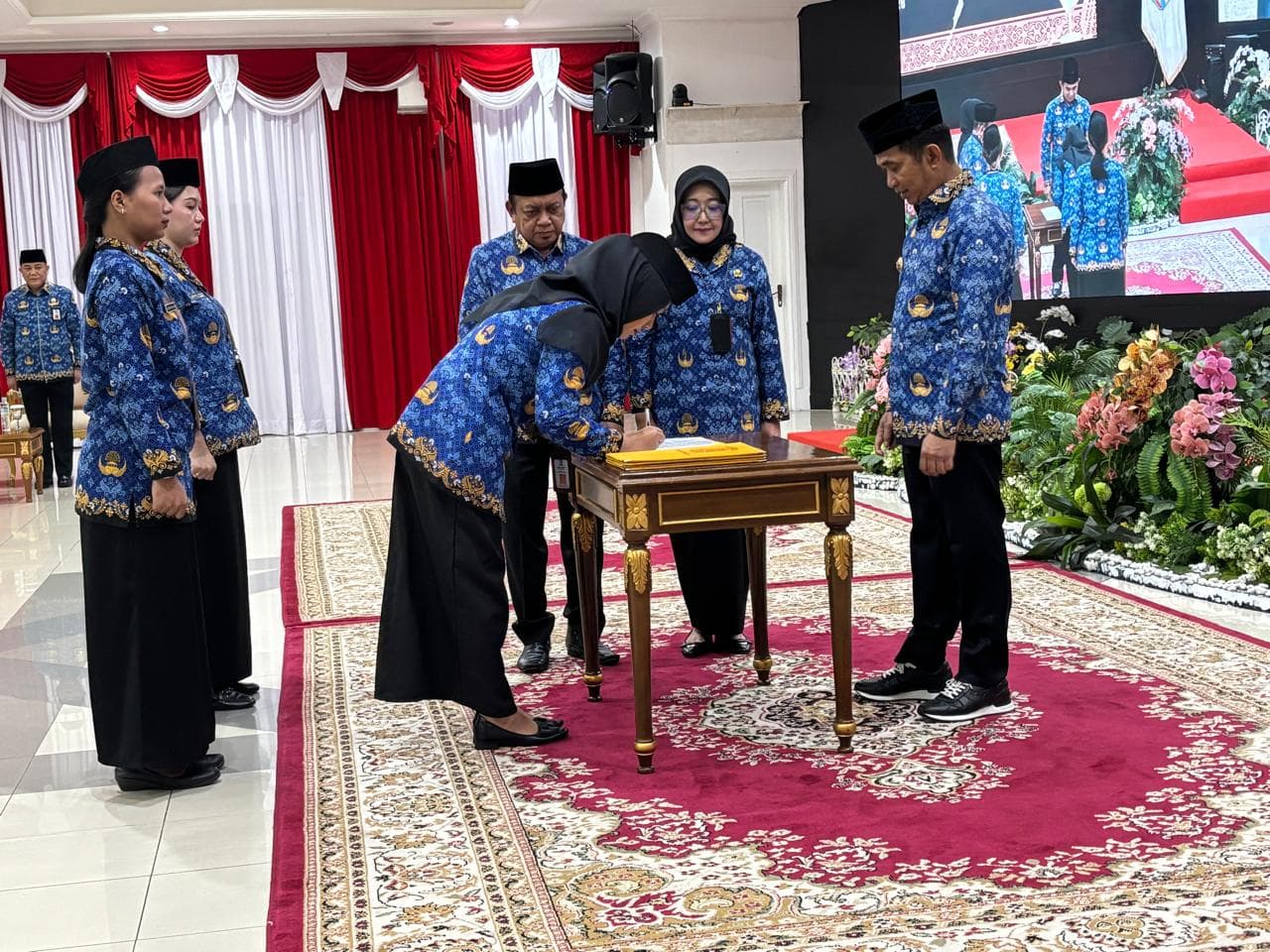 Wali Kota Balikpapan Rahmad Mas’ud melantik 55 pejabat fungsional dan meminta ASN meninggalkan cara kerja lama demi mendukung pelayanan publik dan pembangunan IKN.