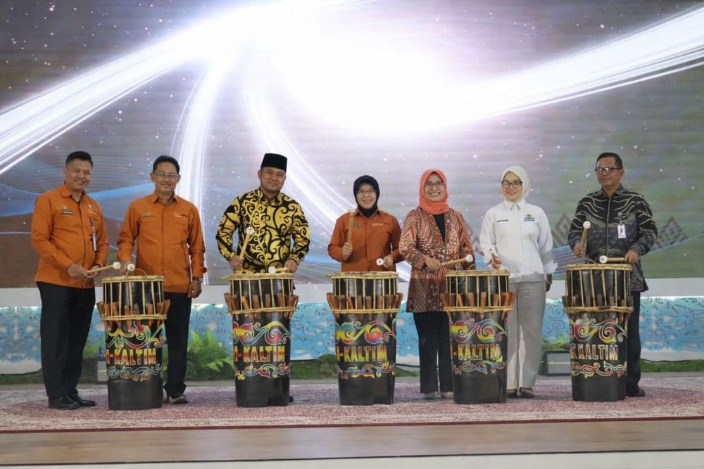 Pencanangan Sensus Ekonomi 2026 di Kalimantan Timur oleh Gubernur Kaltim Rudy Mas'ud dan Kepala BPS Amalia Widyasyanti.