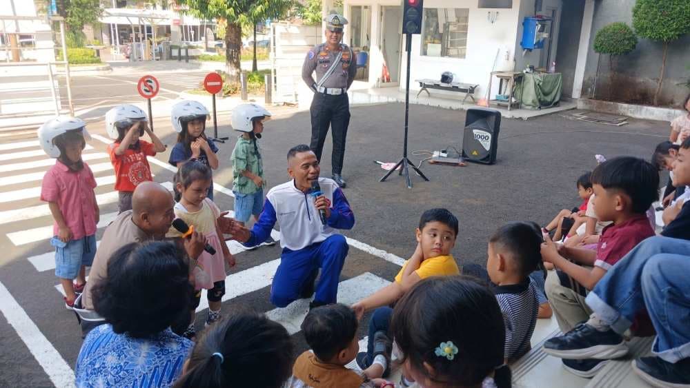 PT Astra Honda Motor mengedukasi 2.173 anak usia dini dan pelajar SD tentang keselamatan berlalu lintas