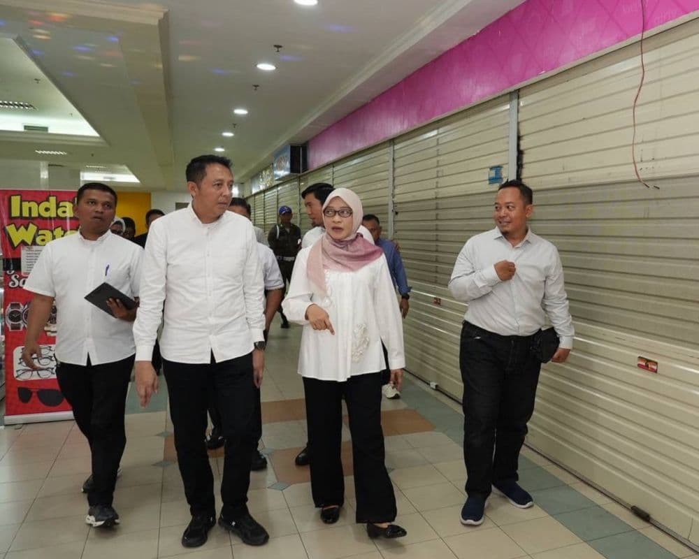 Sekretaris Daerah Provinsi Kaltim Sri Wahyuni bersama Direktur Utama PT Cipta Sumina Indah Satresna (CSIS) Edward Sinanta Marwin di Mal Lembuswana.