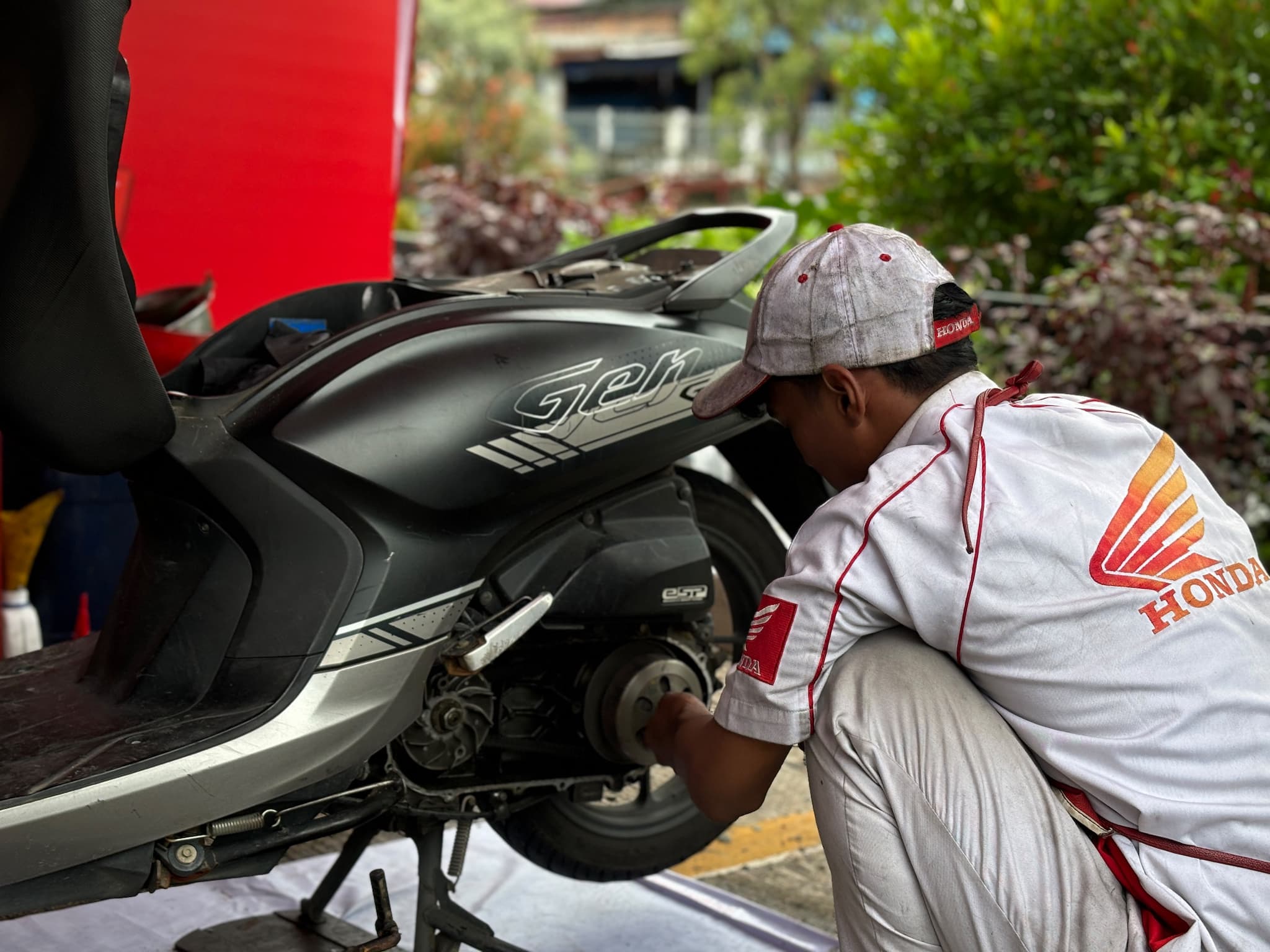 Motor tiba-tiba mogok? Astra Motor Kaltim 1 membagikan 5 penyebab motor mogok, mulai dari mesin overheat, oli, bahan bakar, klep hingga filter udara.