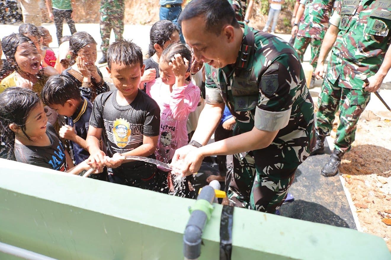 Dibantu Sumur Bor, Warga RT 08 Lamaru Kini Nikmati Air Bersih
