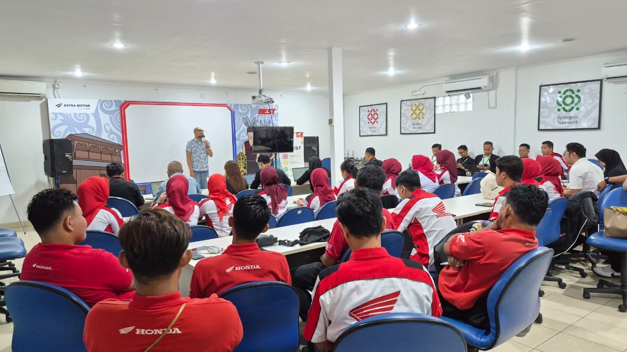 Astra Motor Kaltim 1 melatih sales Honda di Kaltim-Kaltara tingkatkan kualitas soft skill, dan pengalaman terbaik bagi konsumen.