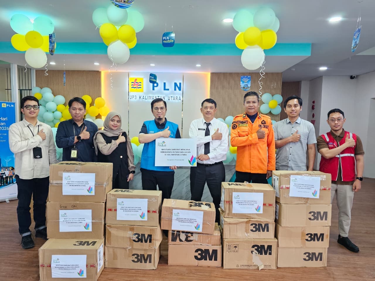 PLN Salurkan APD untuk Petugas Karhutla dan Warga di Kaltara