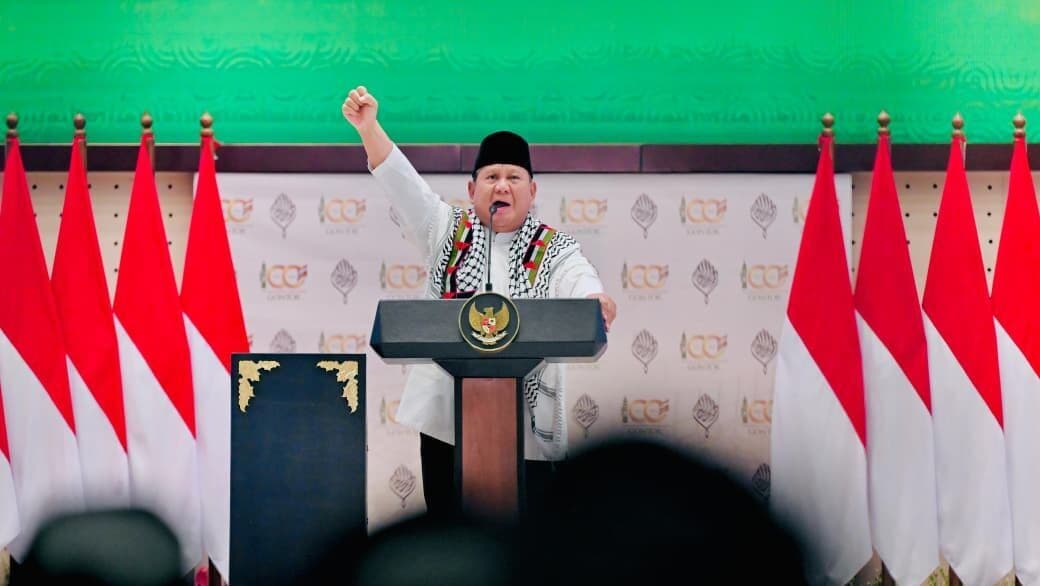 Presiden RI Prabowo Subianto membeirkan sambutan pada acara Kesyukuran 100 Tahun Pondok Modern Darussalam Gontor, Sabtu (19/9/2026).