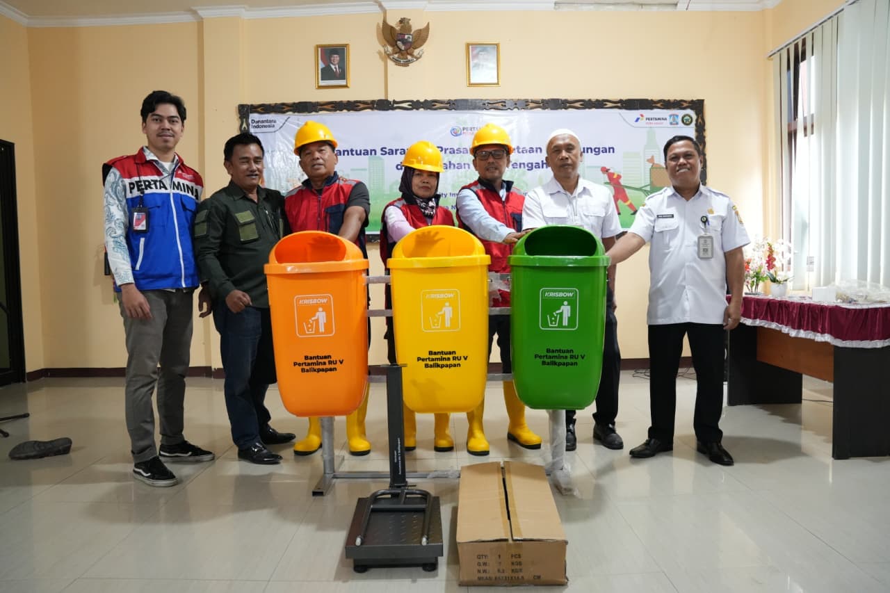 PT Pertamina Patra Niaga Refinery Unit Balikpapan salurkan bantuan pengelolaan sampah