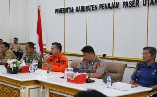 Sekretaris Daerah (Sekda) PPU, Tohar, memimpin Rapat Koordinasi Evaluasi Penanganan Dampak El Niño di Kantor Bupati PPU, Senin (19/10/2026)