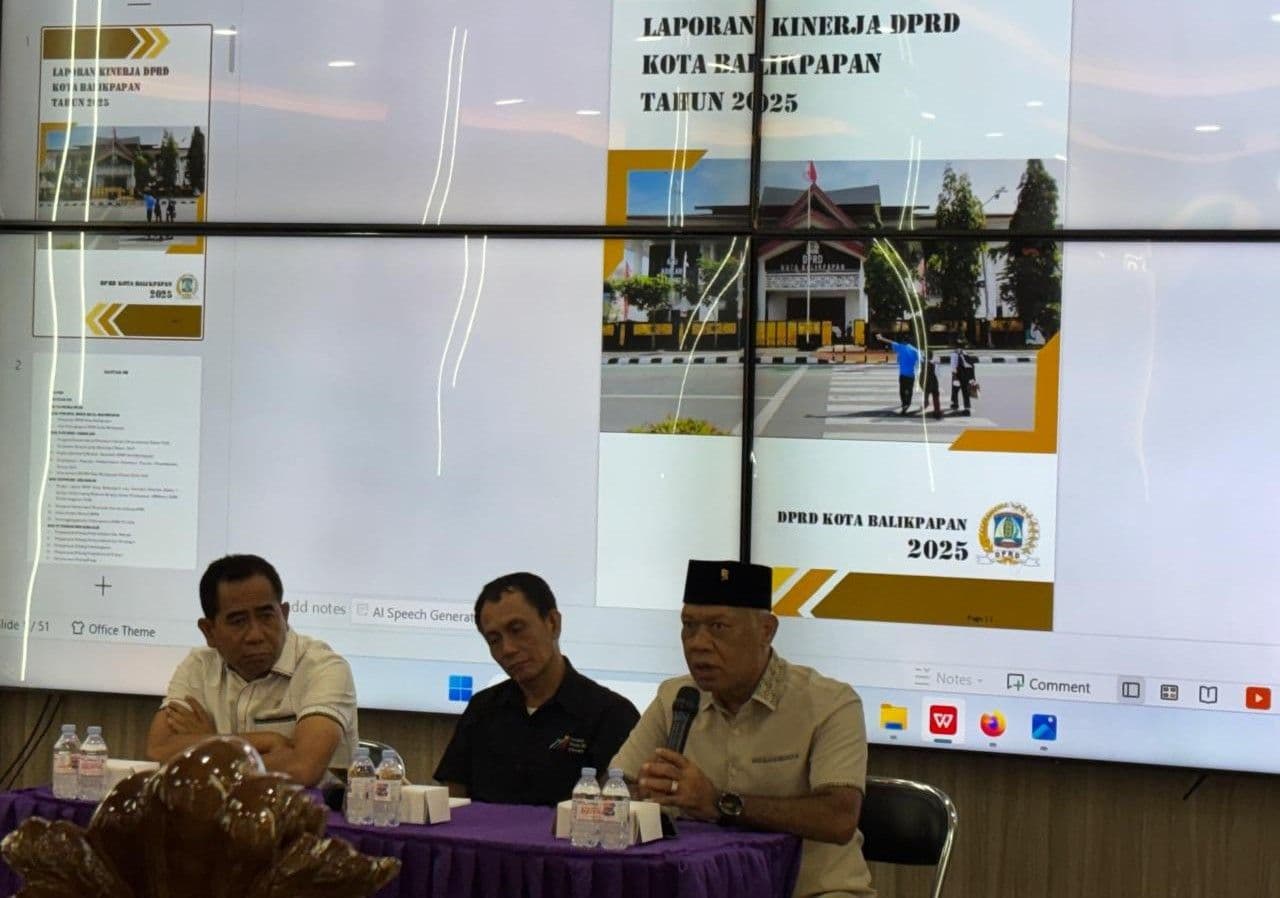 Wakil Ketua DPRD Balikpapan, Budiono dalam Diskusi Refleksi dua tahun masa bakti DPRD Kota Balikpapan periode 2024–2029 di rumah jabatan Ketua DPRD Balikpapan, Sabtu (24/10/2026).