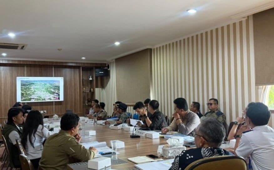 rapat teknis penelaahan dokumen Analisis Dampak Lalu Lintas (Andalalin) untuk rencana pembangunan dua sekolah baru di wilayah PPU, Kamis (22/10/2026)